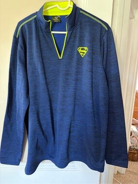 DC Comics Men's Navy Blue & Neon Yellow Superman Half-Zip Pullover